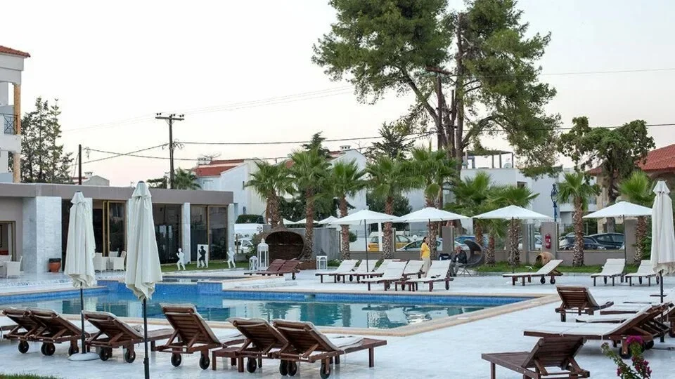 Halkidiki – Hanioti Melathron ★★★★ ( 2 adulti+1 copil) 5