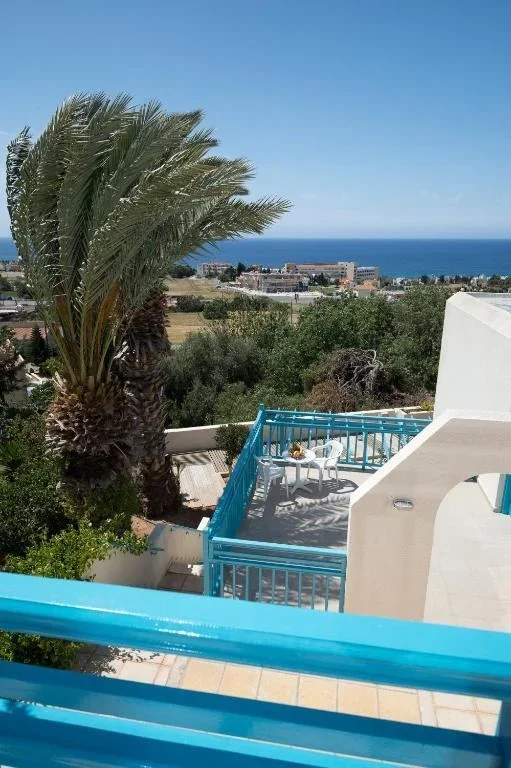 (AVION+CAZARE) CITY BREAK ÎN CIPRU – PAPHOS (2 ADULȚI) APARTAMENT 2