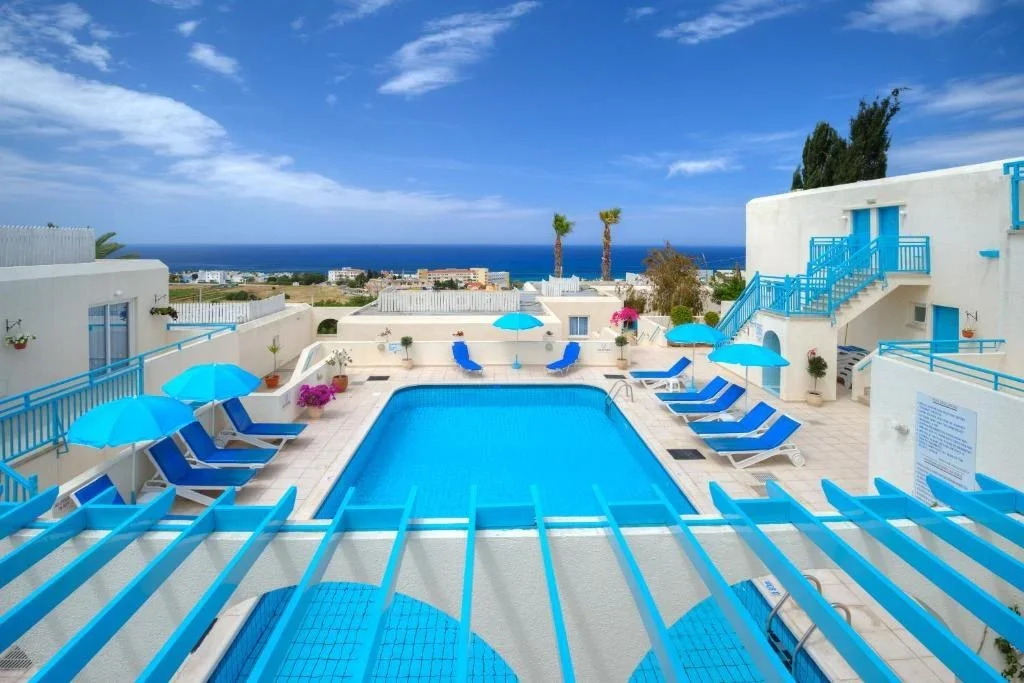 (AVION+CAZARE) CITY BREAK ÎN CIPRU – PAPHOS (2 ADULȚI) APARTAMENT 5