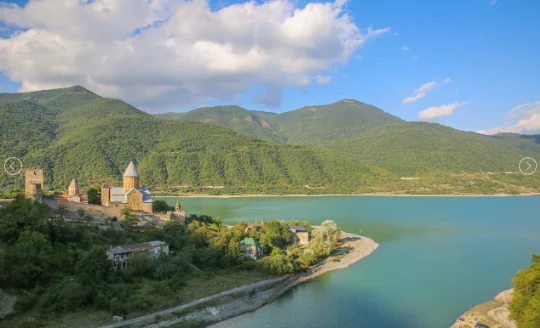 CIRCUIT DE GRUP ÎN GEORGIA  7 ZILE / 5 NOPȚI 3